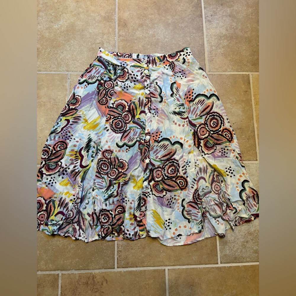 Large ASTR multi colored button front slit skirt